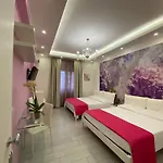 Maison De Luxe Bed & Breakfast 4*