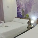 Bed & Breakfast Maison De Luxe 4*