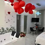 Bed & Breakfast Maison De Luxe 4*