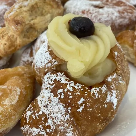 Maison De Luxe Bed & Breakfast