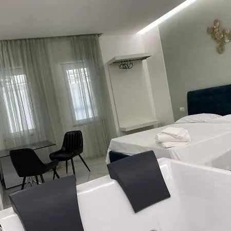 Maison De Luxe Bed & Breakfast 4*
