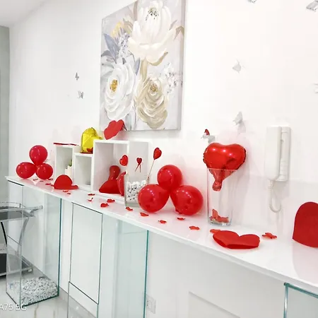 Maison De Luxe Bed & Breakfast 3*