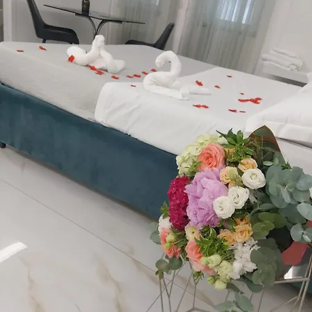 Maison De Luxe Bed & Breakfast 4*