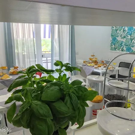 Maison De Luxe Bed & Breakfast 4*