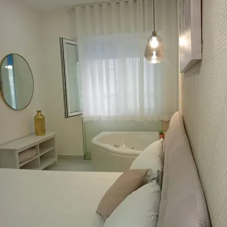 Maison De Luxe Bed & Breakfast