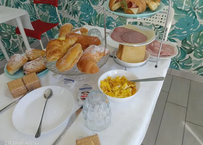 Maison De Luxe Bed and Breakfast 4*