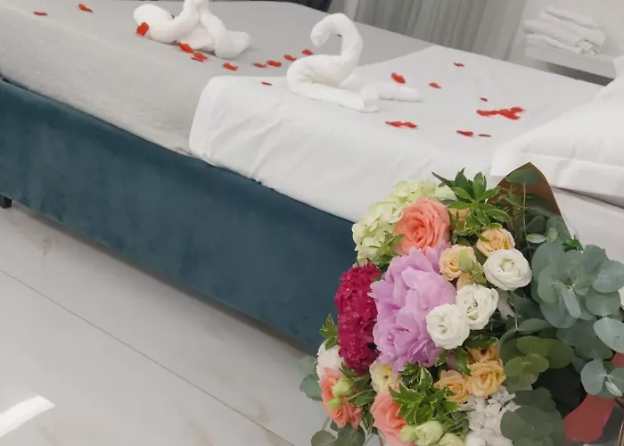 Maison De Luxe Bed and Breakfast 4*